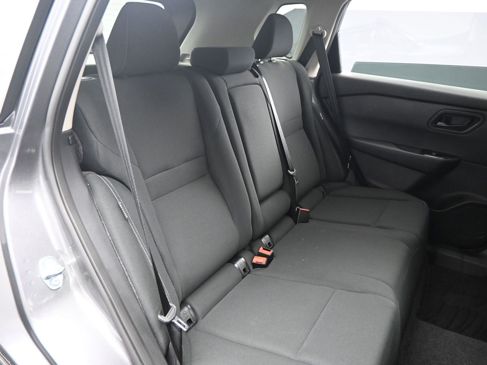 Used 2025 Nissan Rogue S image 13