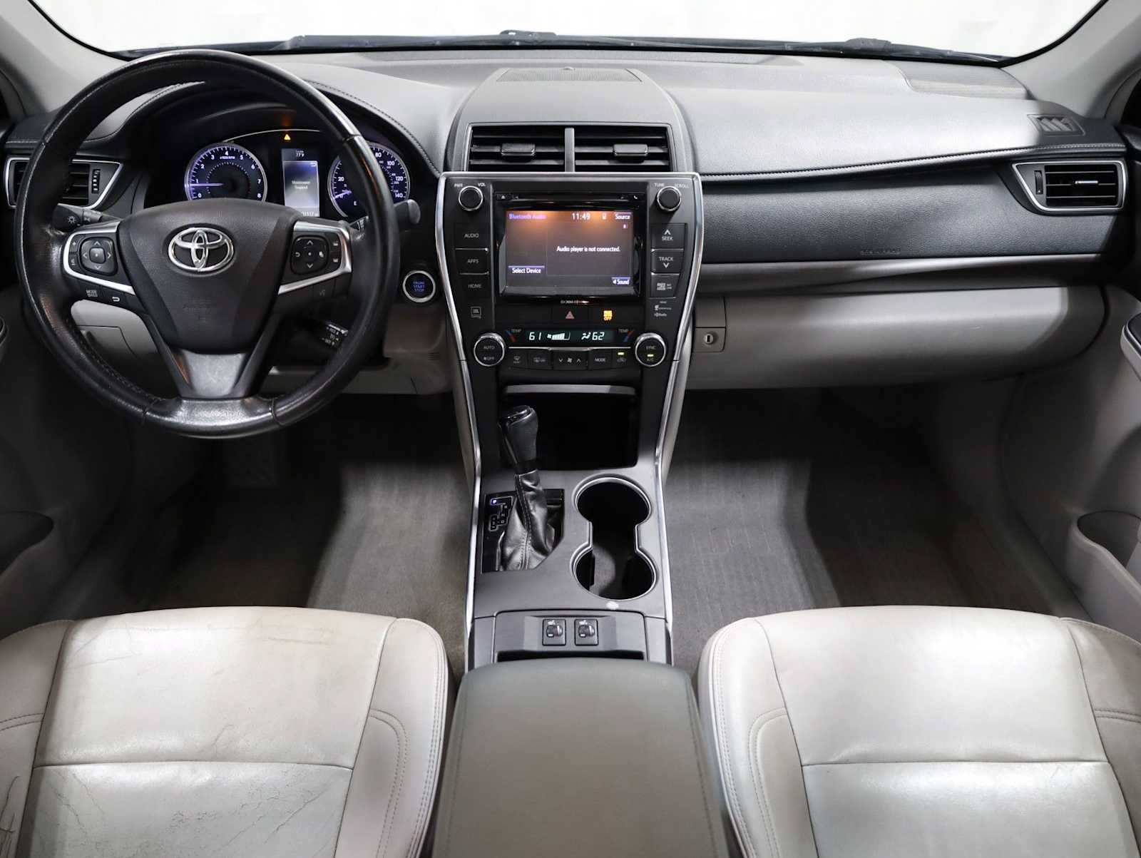 Used 2017 Toyota Camry XLE w/ Moonroof Package FWD image 23