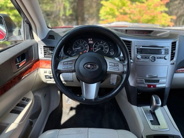 Used 2011 Subaru Outback 2.5i Limited AWD/4WD image 21