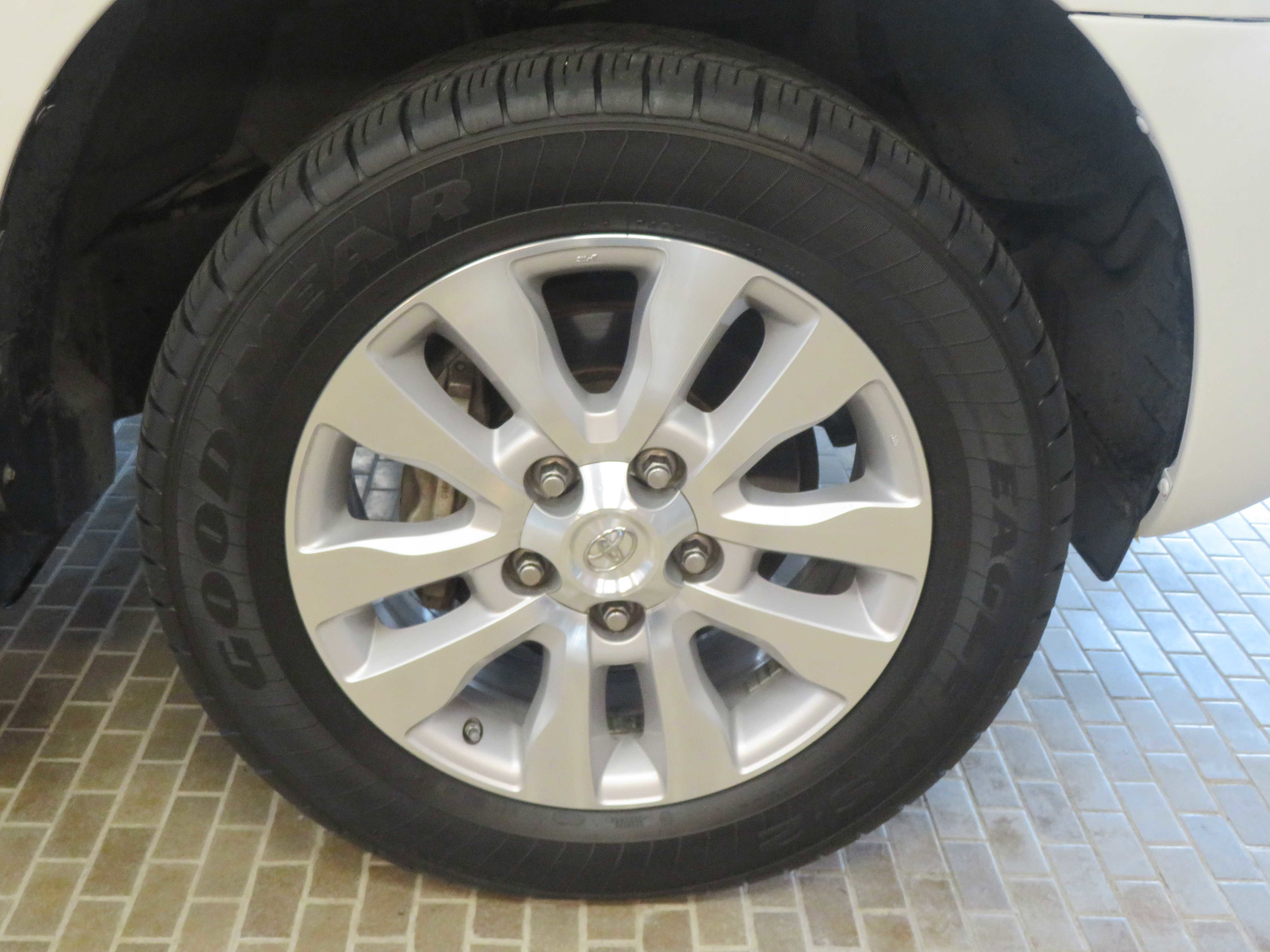 Used 2017 Toyota Sequoia Platinum RWD image 10