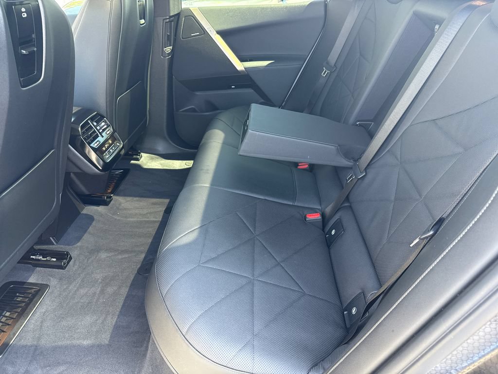 Certified 2025 BMW iX xDrive50 w/ Convenience Package AWD/4WD image 18