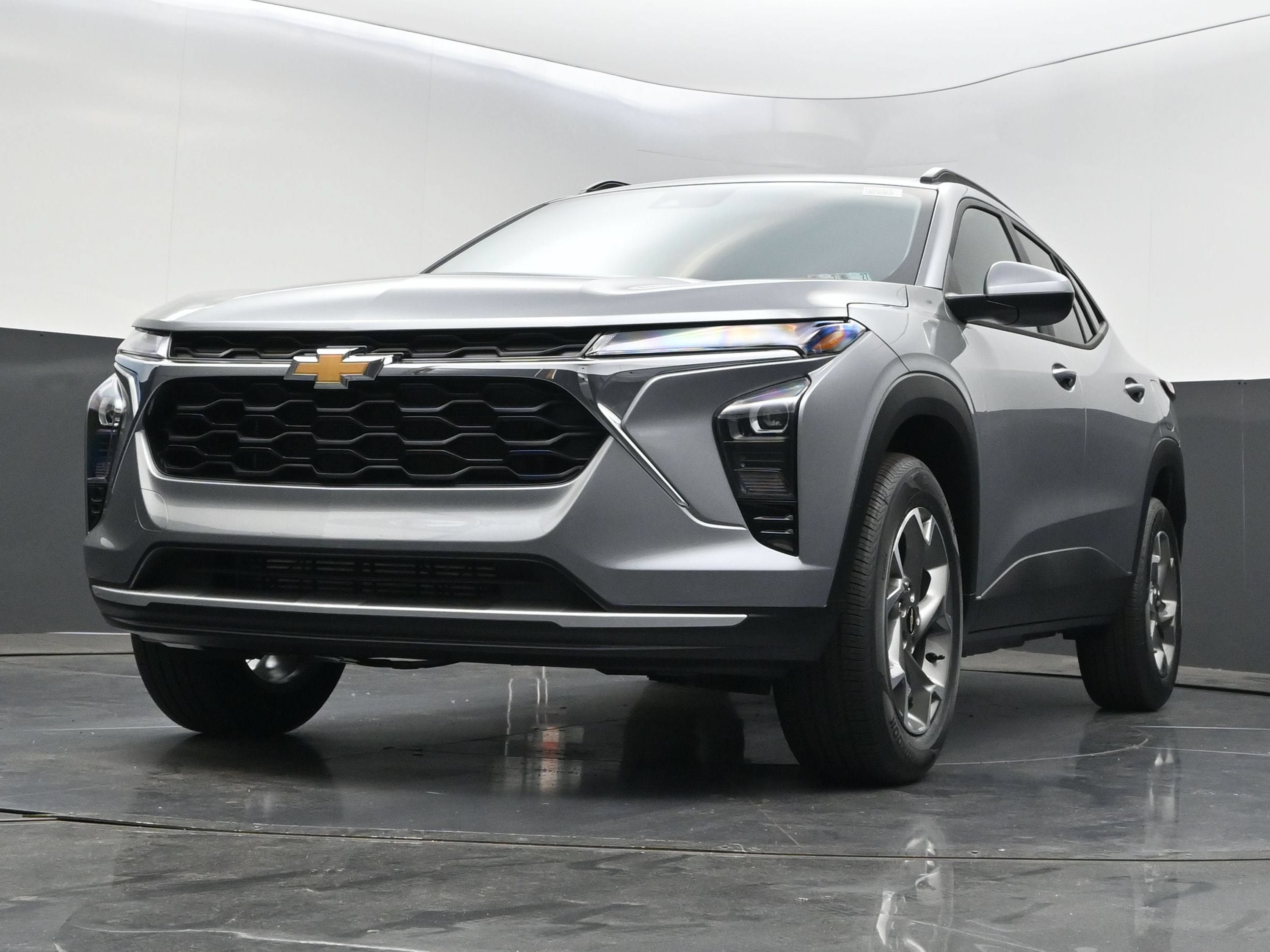 New 2026 Chevrolet Trax LT w/ Driver Confidence Package FWD image 36