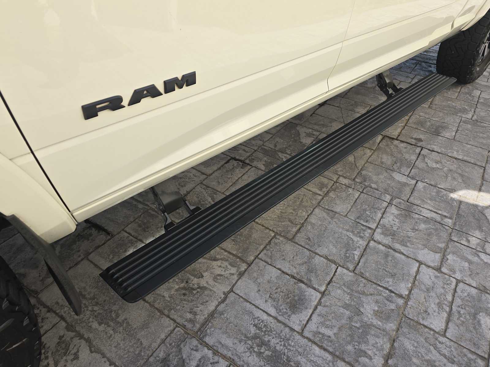 Used 2022 RAM 2500 Laramie AWD/4WD image 12