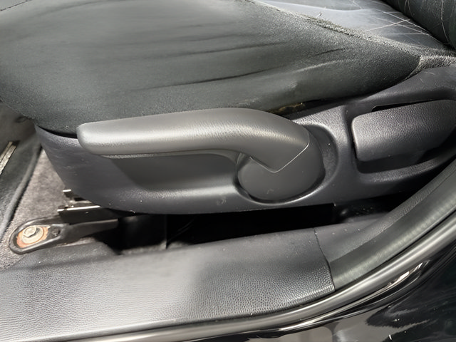 Used 2013 MAZDA MAZDA2 Sport FWD image 12