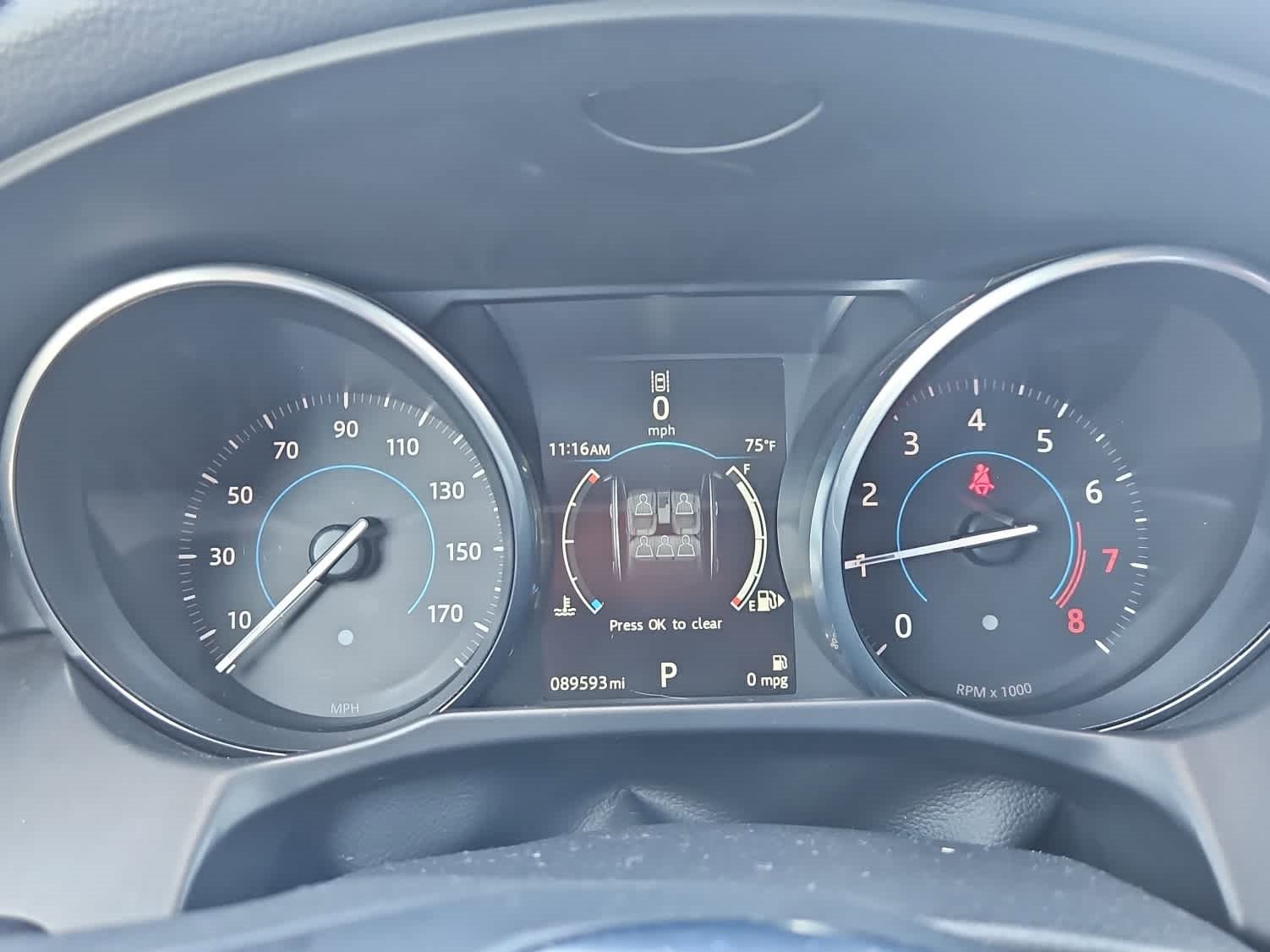 Used 2016 Jaguar XF R-Sport image 18