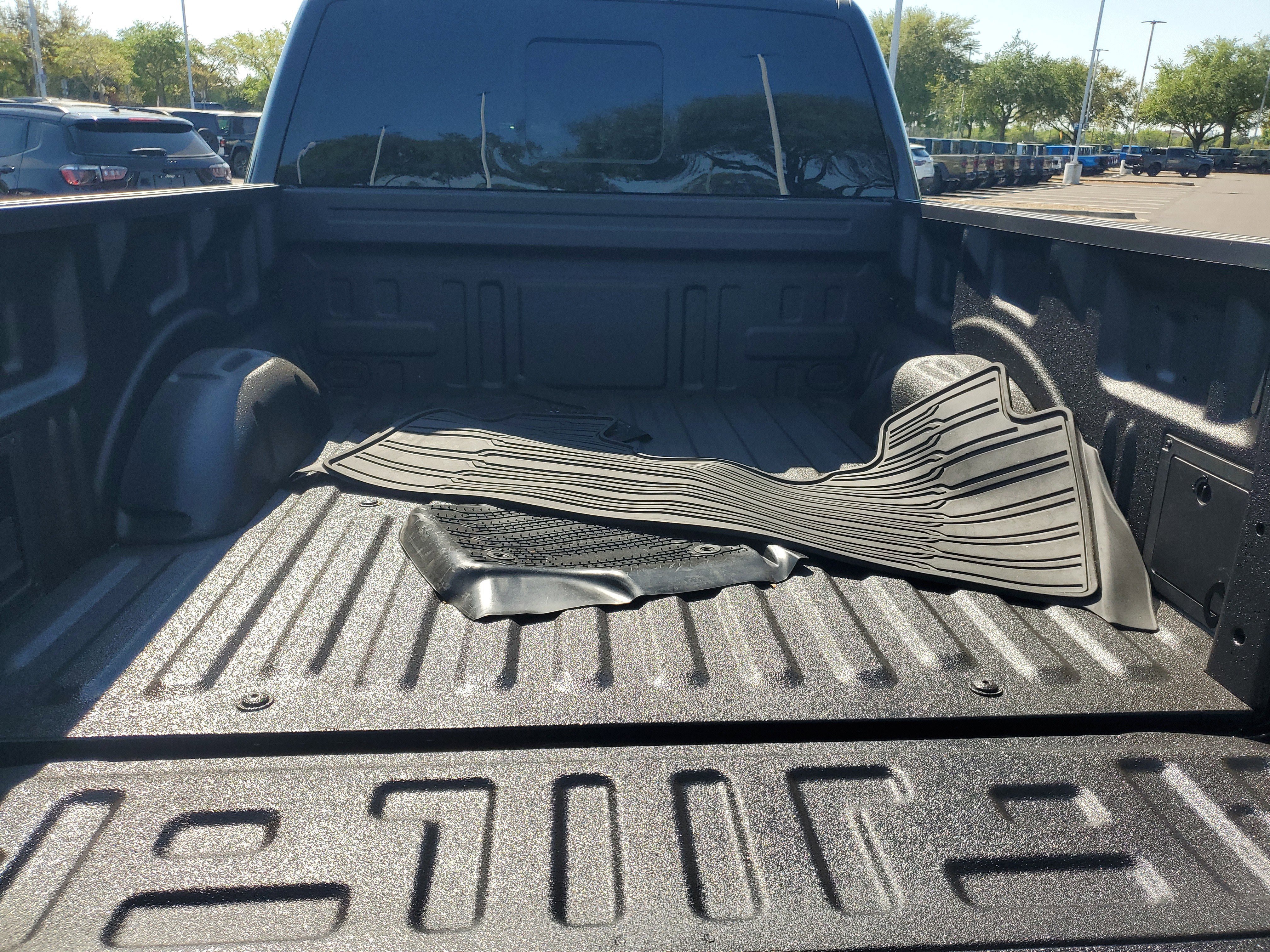 Used 2025 Ford F150 Lariat w/ Equipment Group 501A Mid image 7