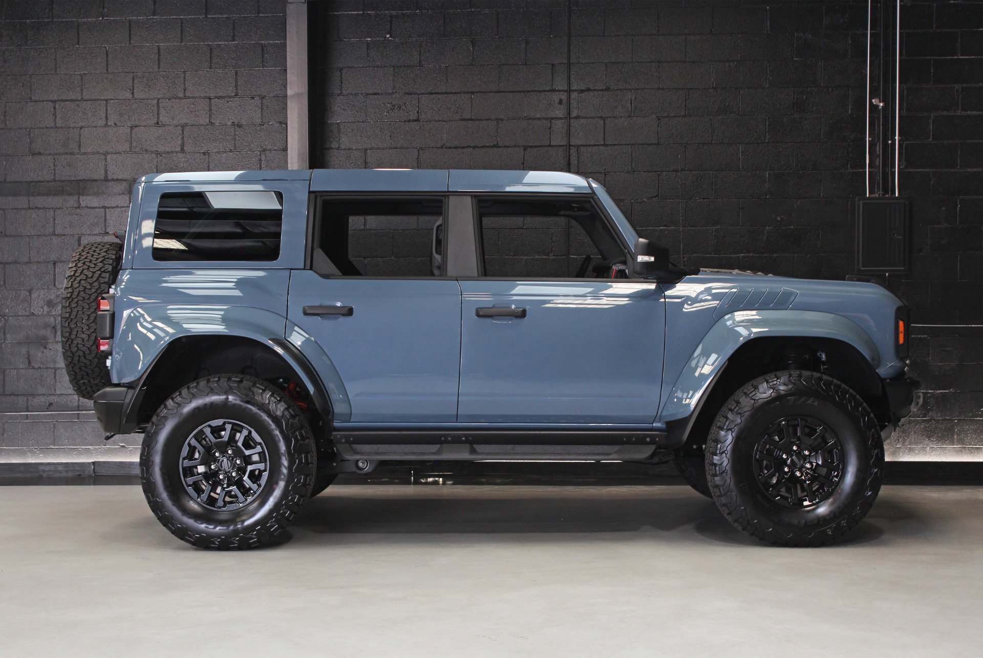 Used 2025 Ford Bronco Raptor w/ Interior Carbon Fiber Pack AWD/4WD image 19