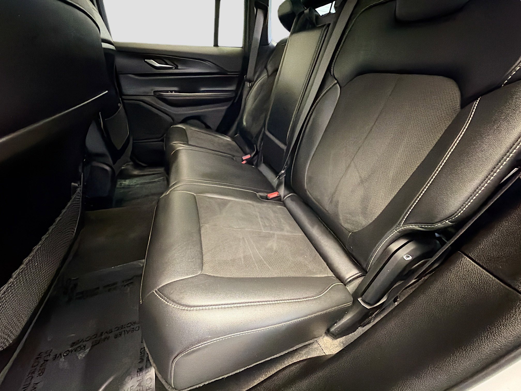 Used 2023 Jeep Grand Cherokee Altitude image 12