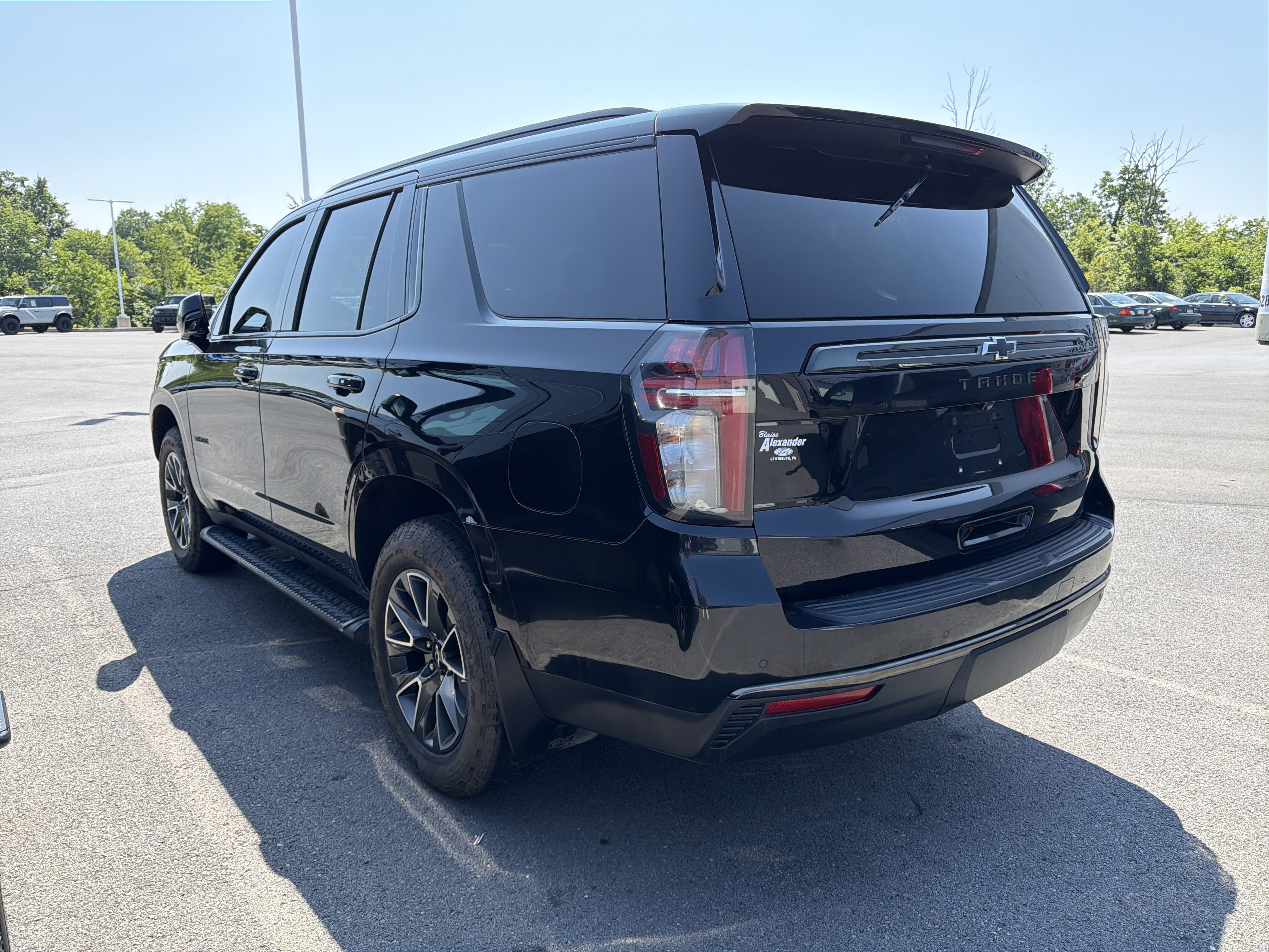 Used 2021 Chevrolet Tahoe Z71 w/ Z71 Signature Package AWD/4WD image 35