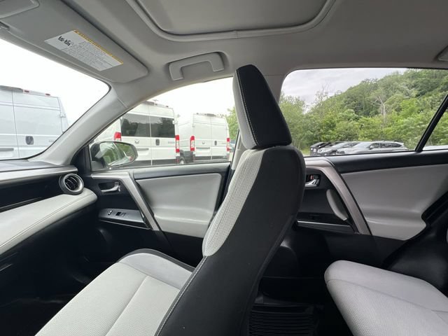 Used 2018 Toyota RAV4 XLE w/ Convenience Package AWD/4WD image 12