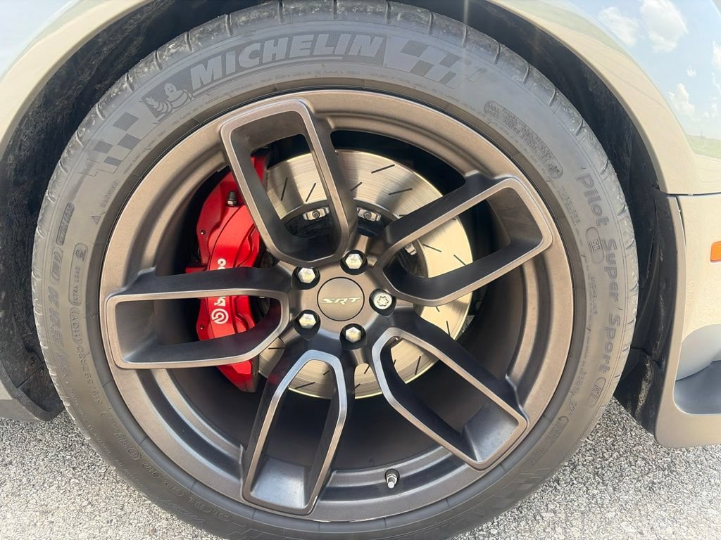 Used 2018 Dodge Challenger SRT Hellcat RWD image 9