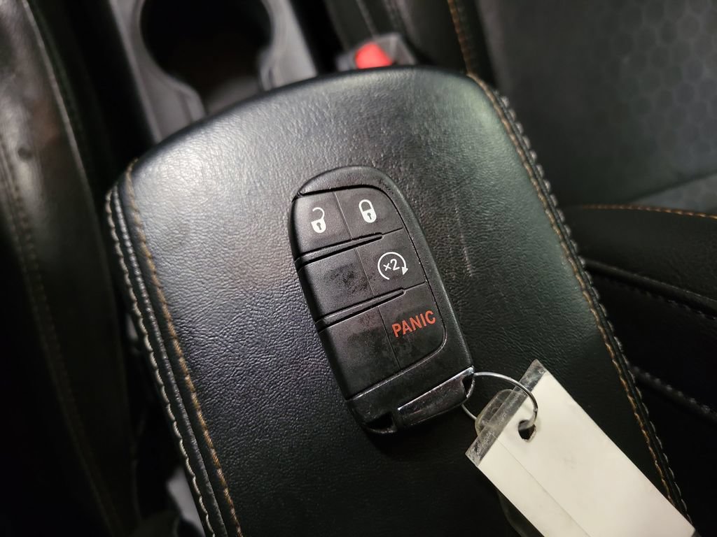 Used 2018 Jeep Compass Latitude w/ Cold Weather Group AWD/4WD image 16