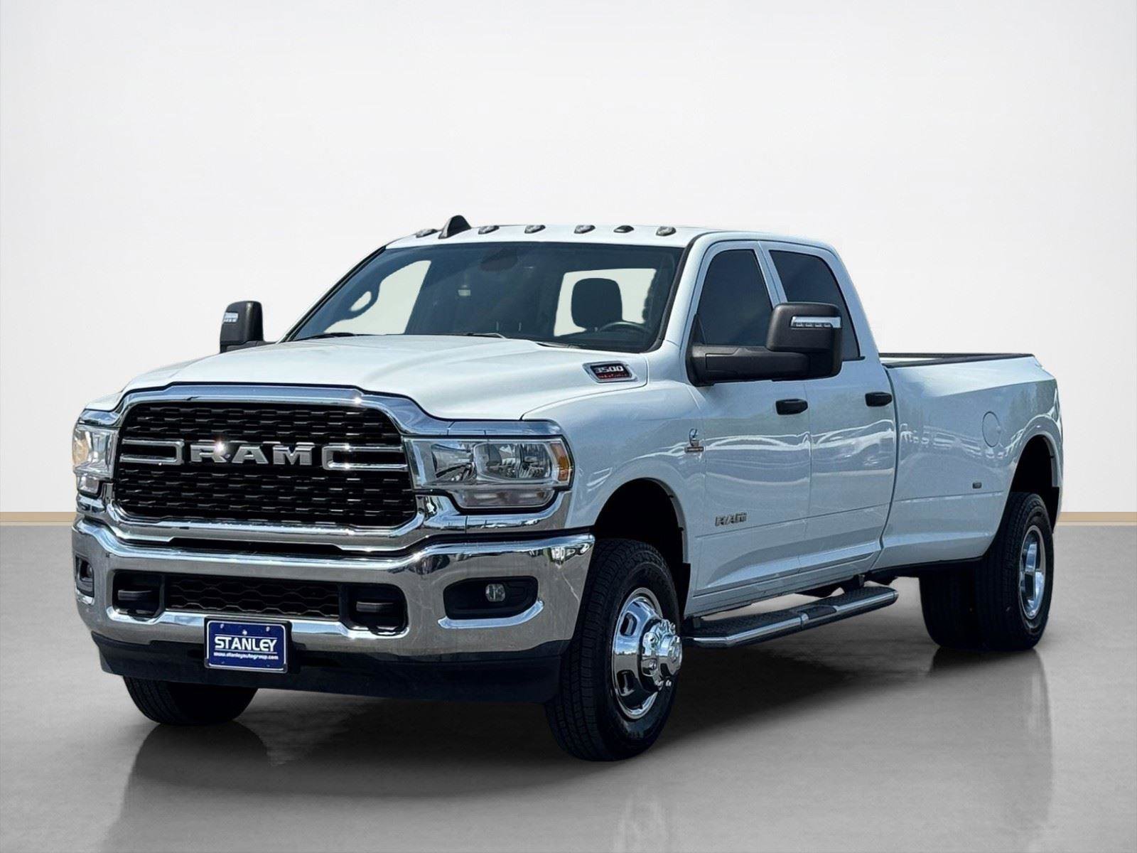Used 2024 RAM 3500 Big Horn AWD/4WD image 3