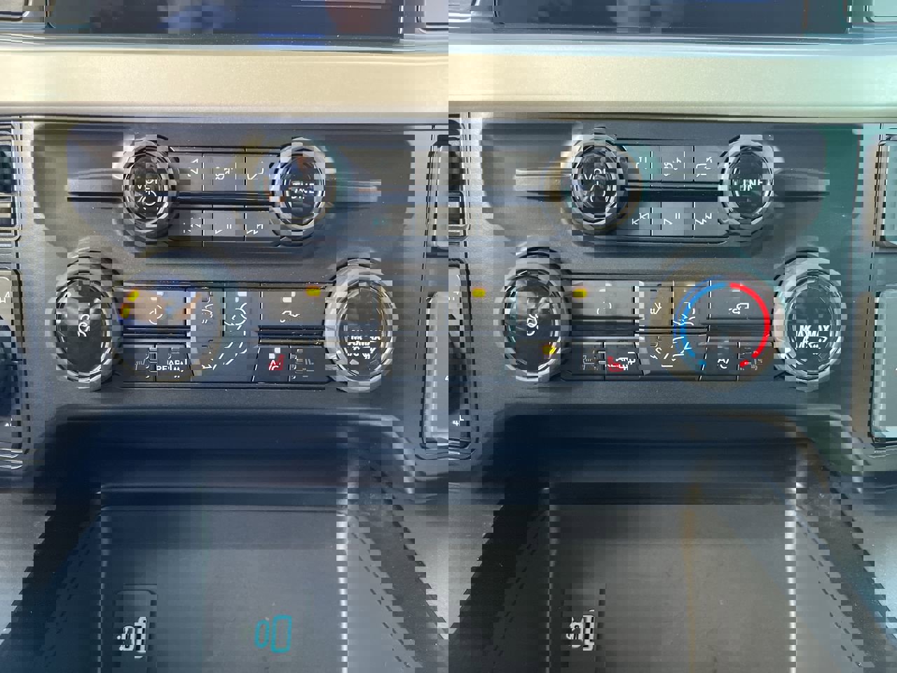 Used 2023 Ford F250 XLT w/ XLT Premium Package image 27