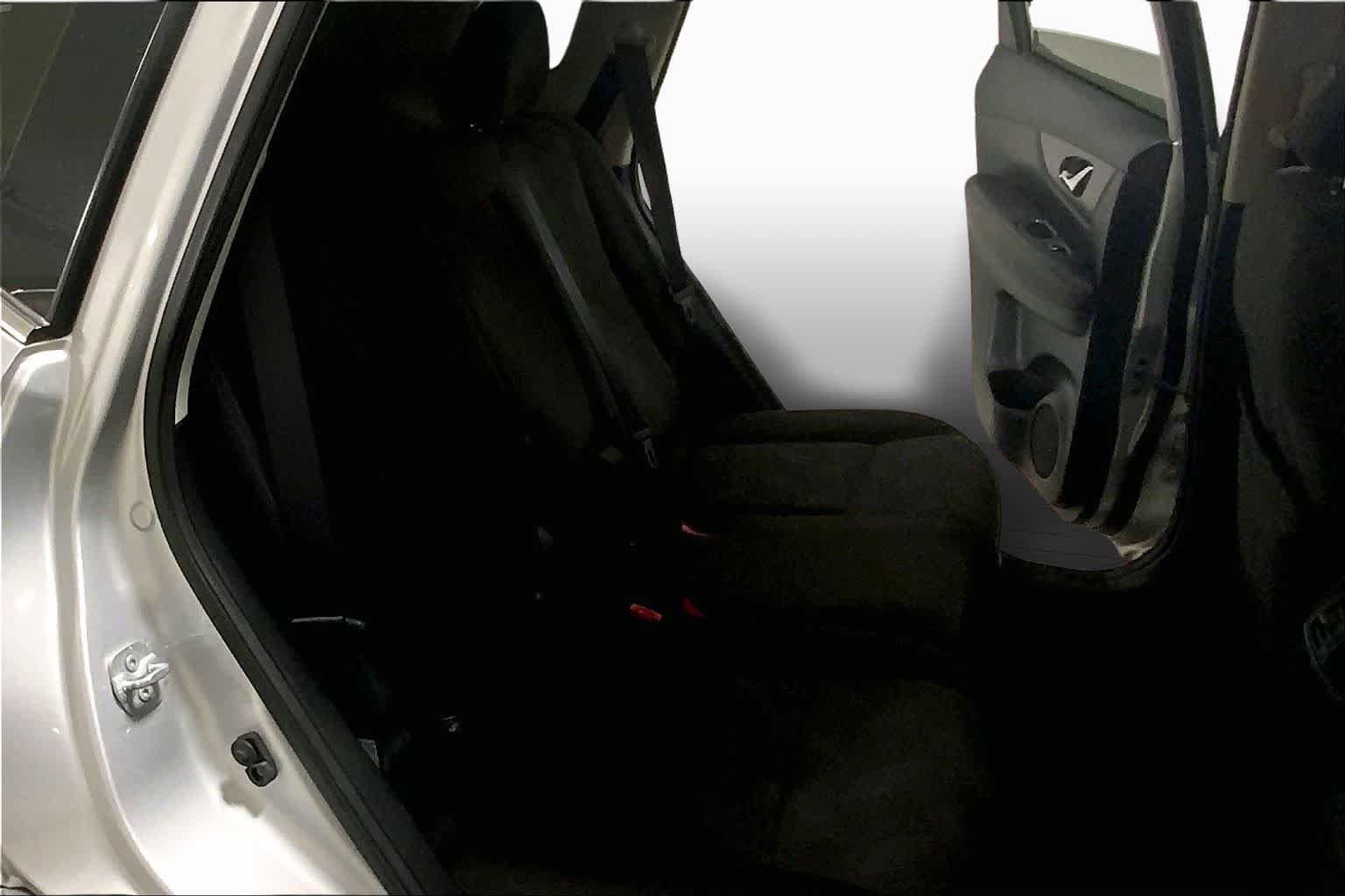 Used 2016 Nissan Rogue S FWD image 18