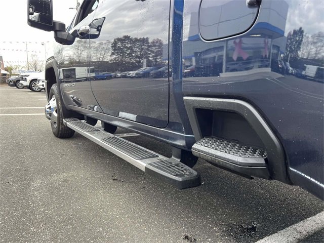 Certified 2023 GMC Sierra 3500 SLT w/ SLT Premium Package image 12