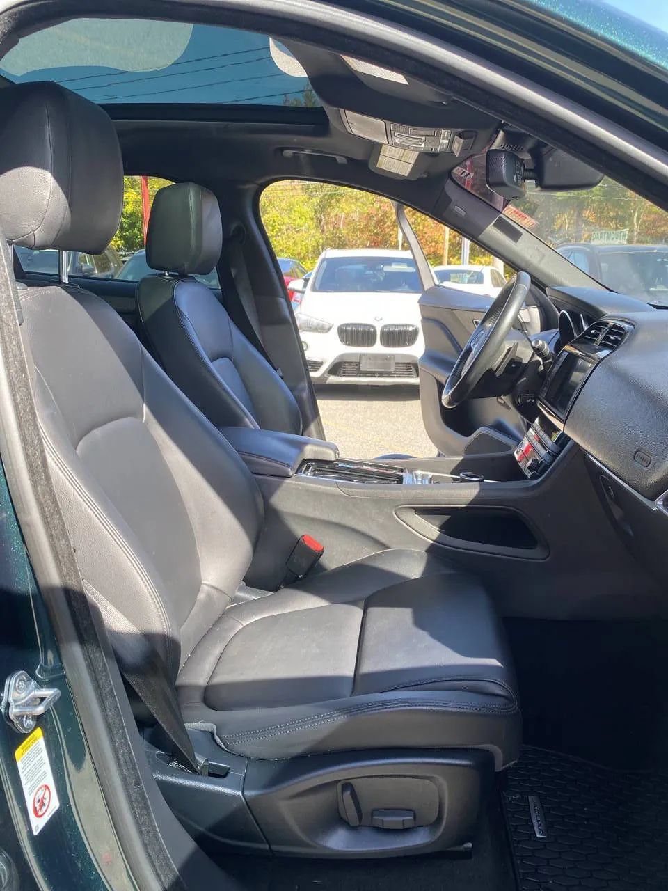 Used 2018 Jaguar F-PACE Premium AWD/4WD image 17