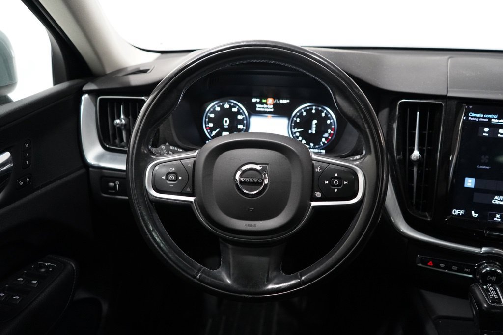 Used 2018 Volvo XC60 T5 Momentum w/ Convenience Package AWD/4WD image 16