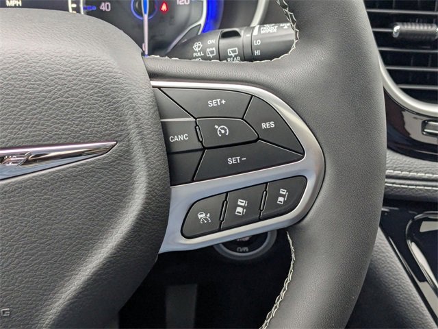 New 2026 Chrysler Pacifica Select image 18