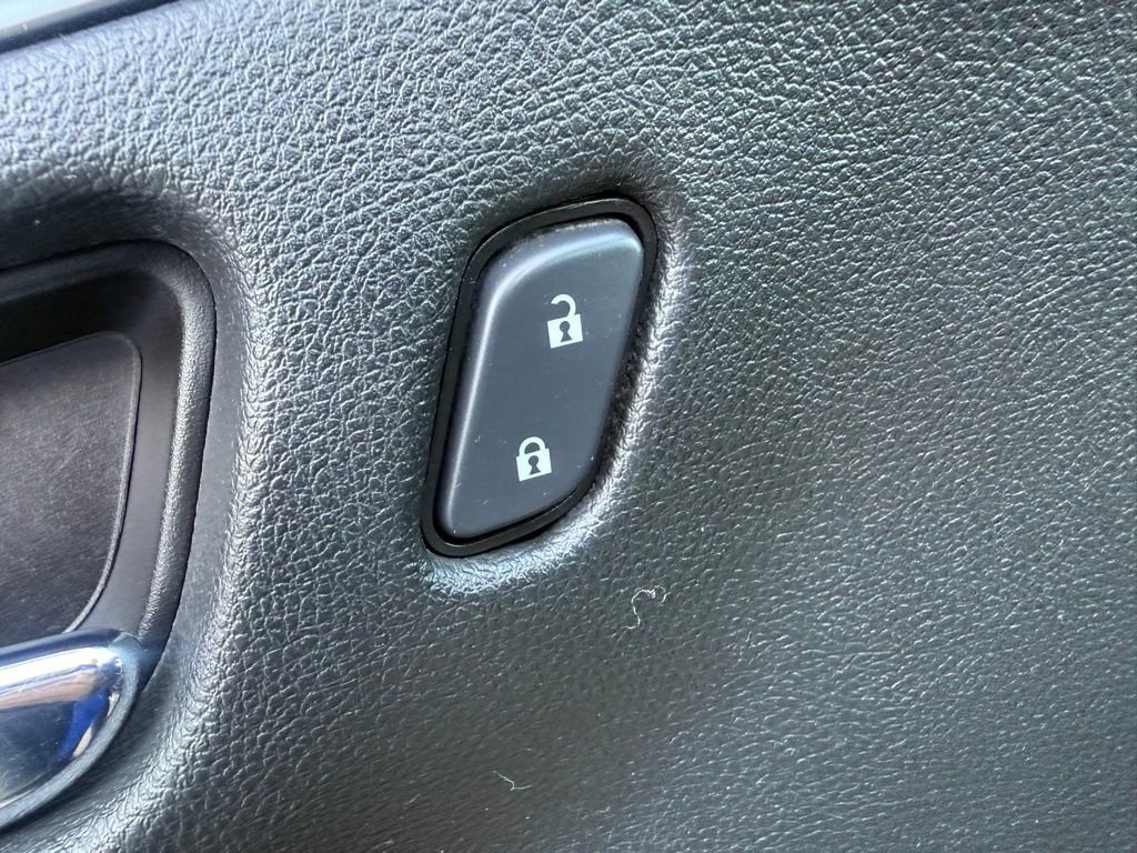 Used 2017 Chevrolet Impala LT FWD image 64