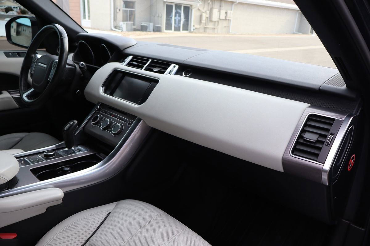 Used 2014 Land Rover Range Rover Sport HSE image 17