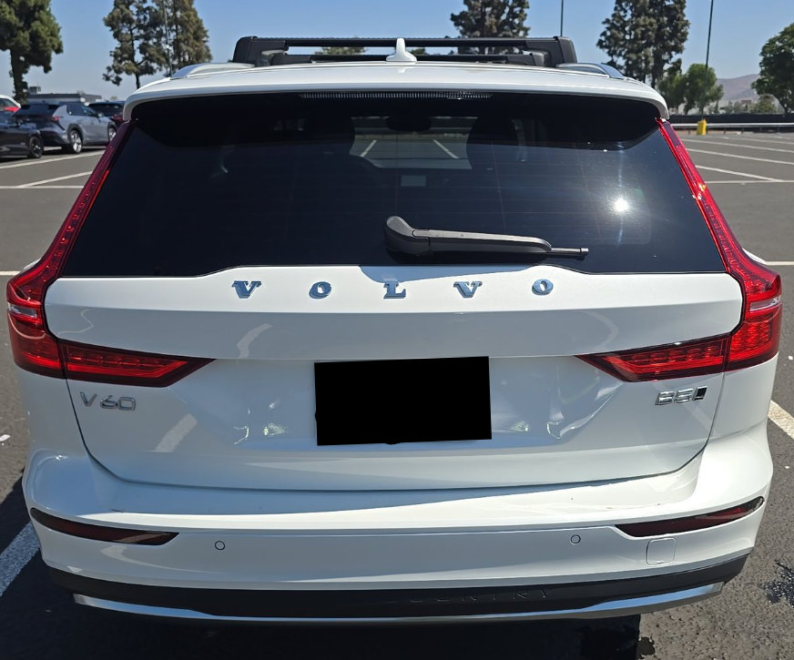 Used 2025 Volvo V60 B5 Cross Country Plus AWD/4WD image 5