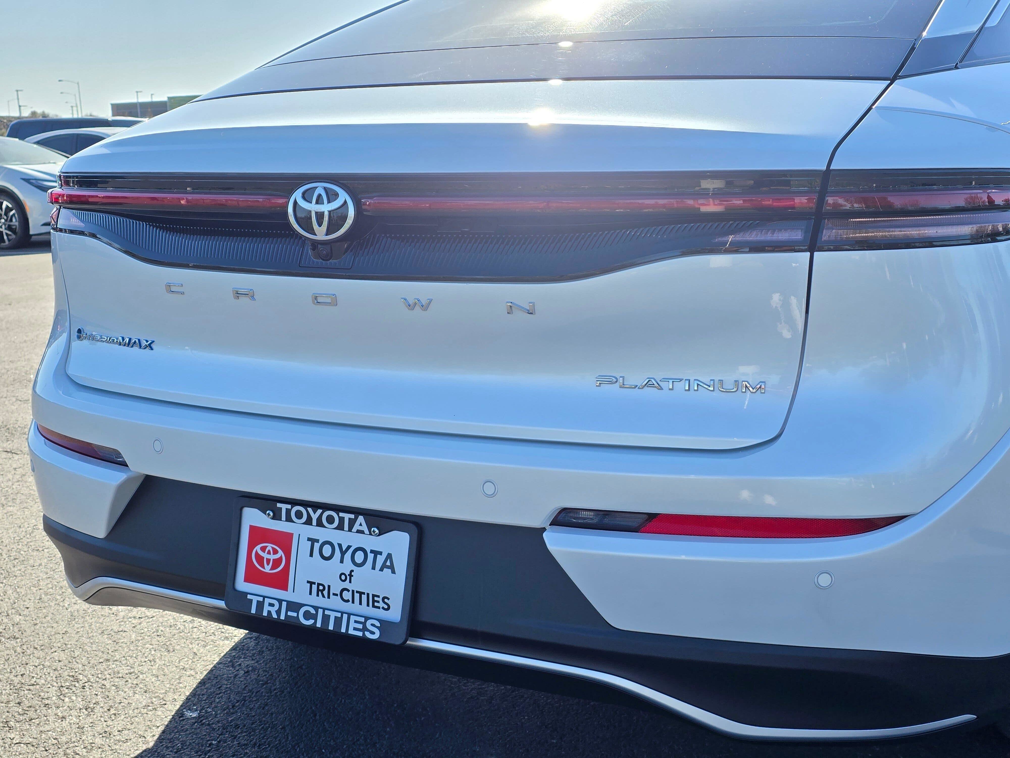 Used 2026 Toyota Crown Platinum image 13
