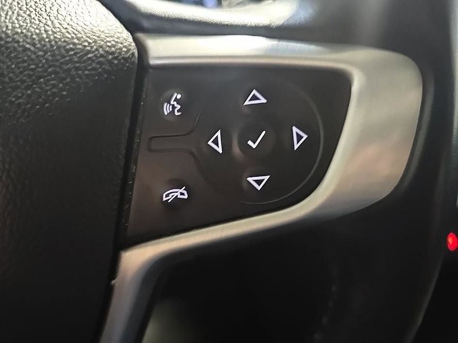 Used 2018 GMC Acadia SLE image 19