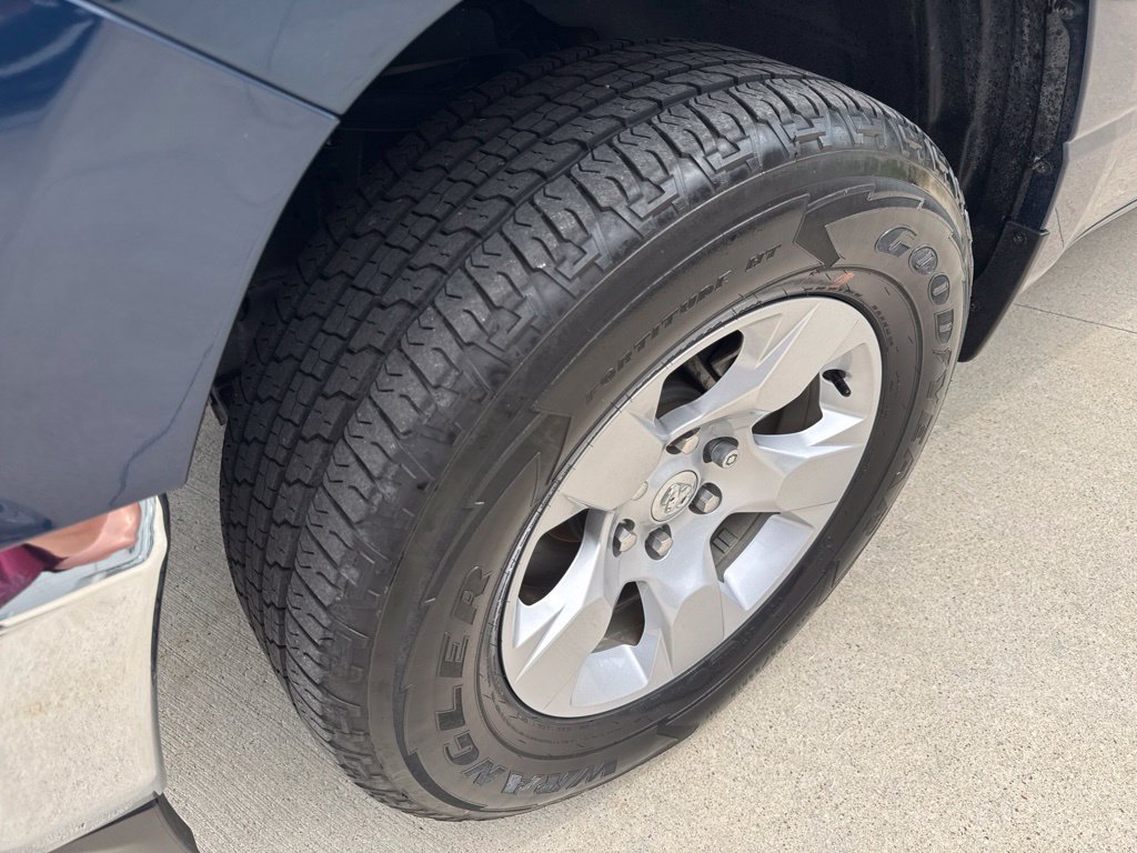 Used 2023 RAM 1500 Big Horn AWD/4WD image 40