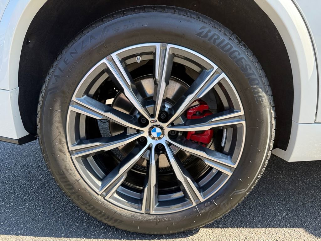 Certified 2026 BMW X5 xDrive40i w/ M Sport Package image 17