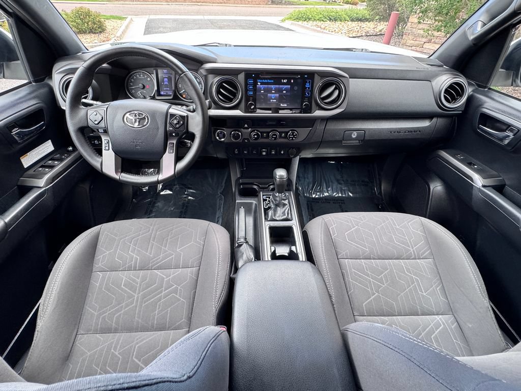 Used 2018 Toyota Tacoma TRD Off-Road w/ Technology Package AWD/4WD image 35