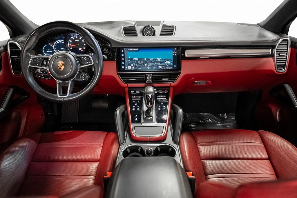 Used 2023 Porsche Cayenne Platinum Edition image 4
