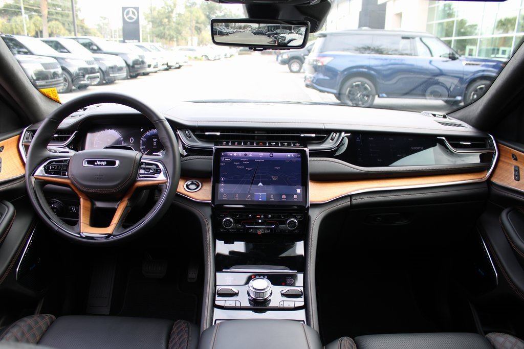 Used 2025 Jeep Grand Cherokee Summit image 29