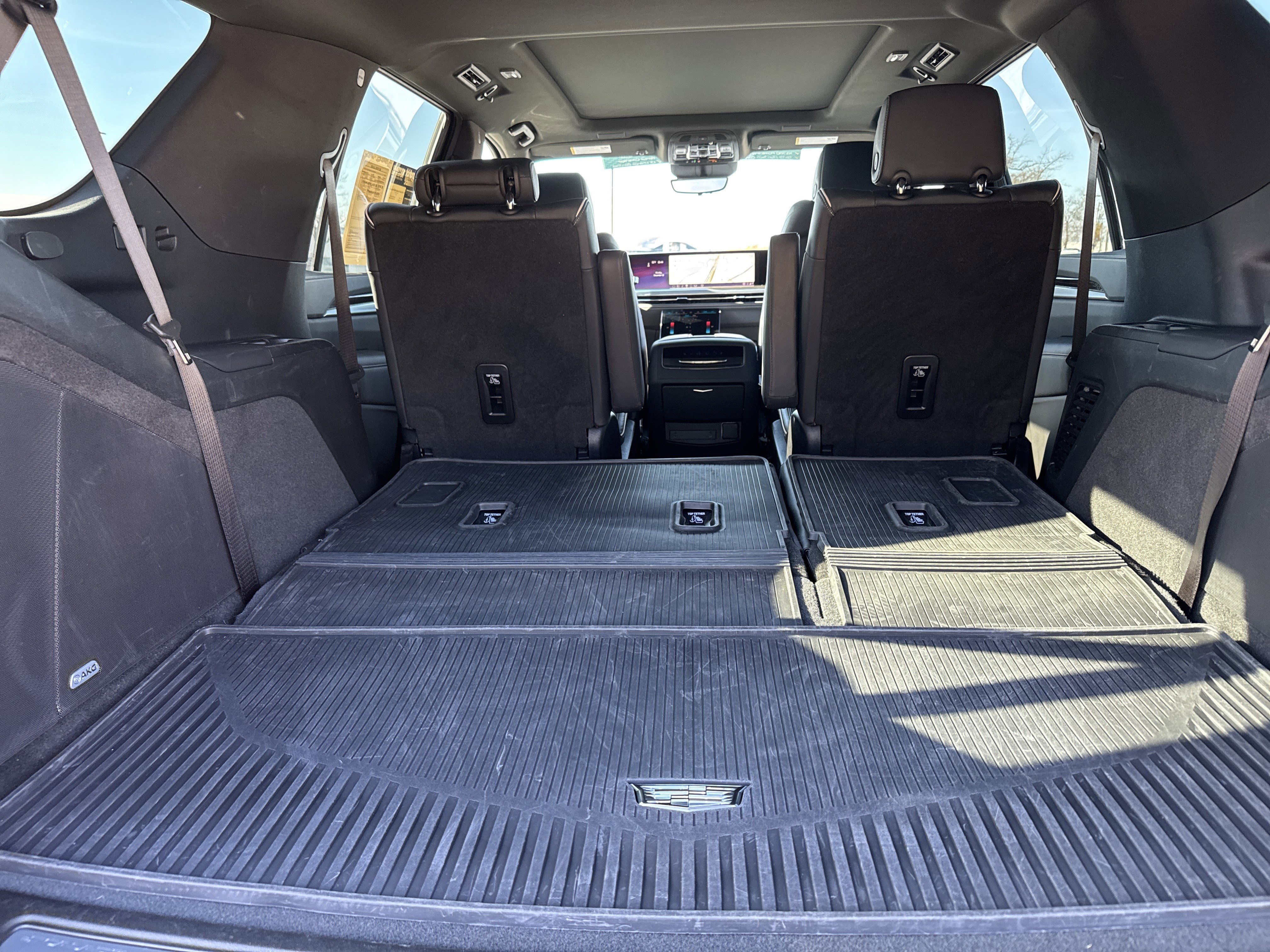 Used 2025 Cadillac Escalade Premium Luxury w/ Touring Package image 37