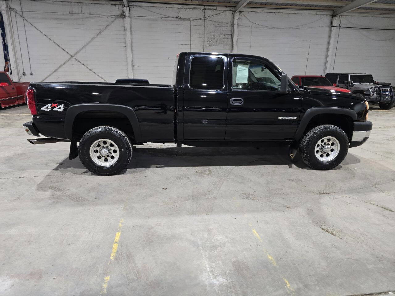 Used 2007 Chevrolet Silverado 2500 LT w/ Snow Plow Prep Package image 16
