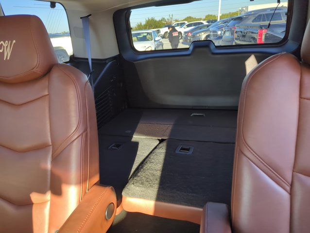 Used 2016 Cadillac Escalade Luxury image 23