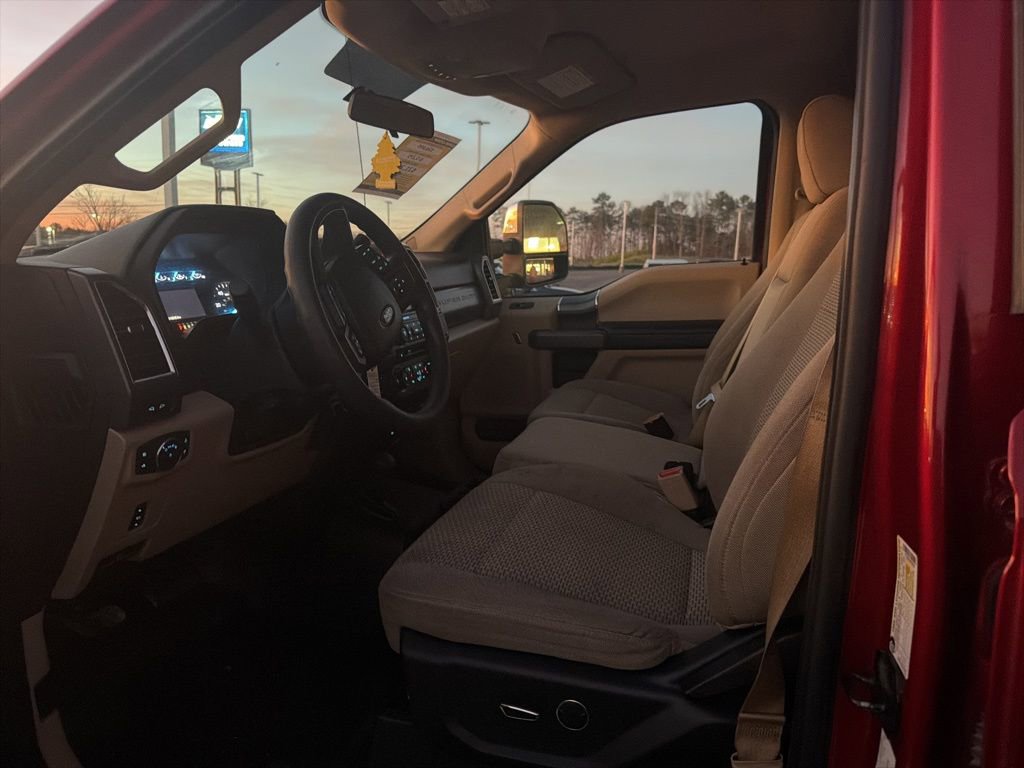 Used 2017 Ford F250 XLT w/ XLT Premium Package AWD/4WD image 3