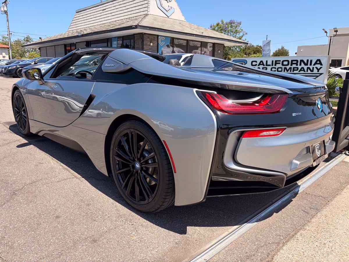 Used 2019 BMW i8 Roadster AWD/4WD image 4