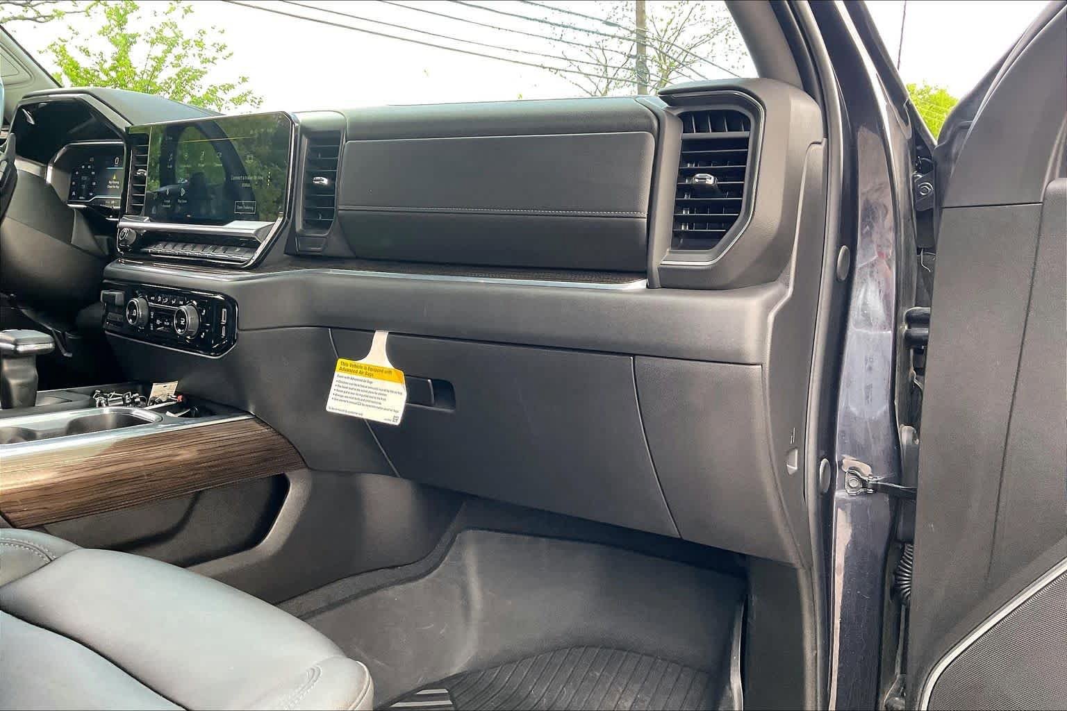Used 2024 Chevrolet Silverado 1500 LT Trail Boss w/ LT Trail Boss Premium Package AWD/4WD image 19