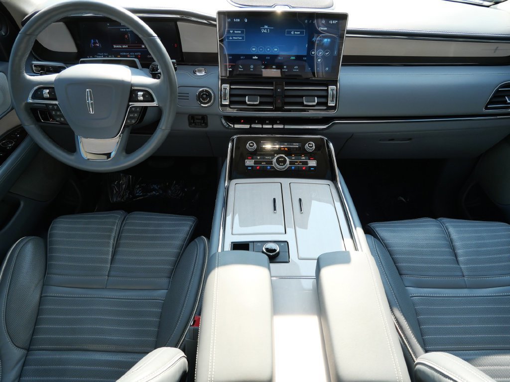 Used 2024 Lincoln Navigator L Black Label AWD/4WD image 16