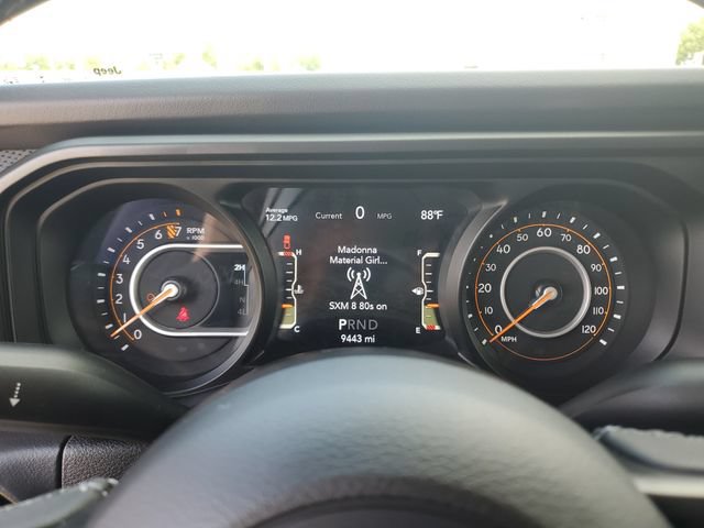 Used 2025 Jeep Gladiator Rubicon w/ Convenience Group AWD/4WD image 23