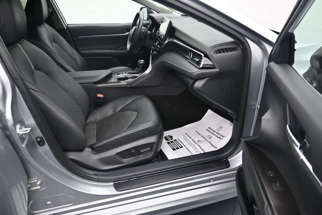 Used 2024 Toyota Camry XSE FWD image 13