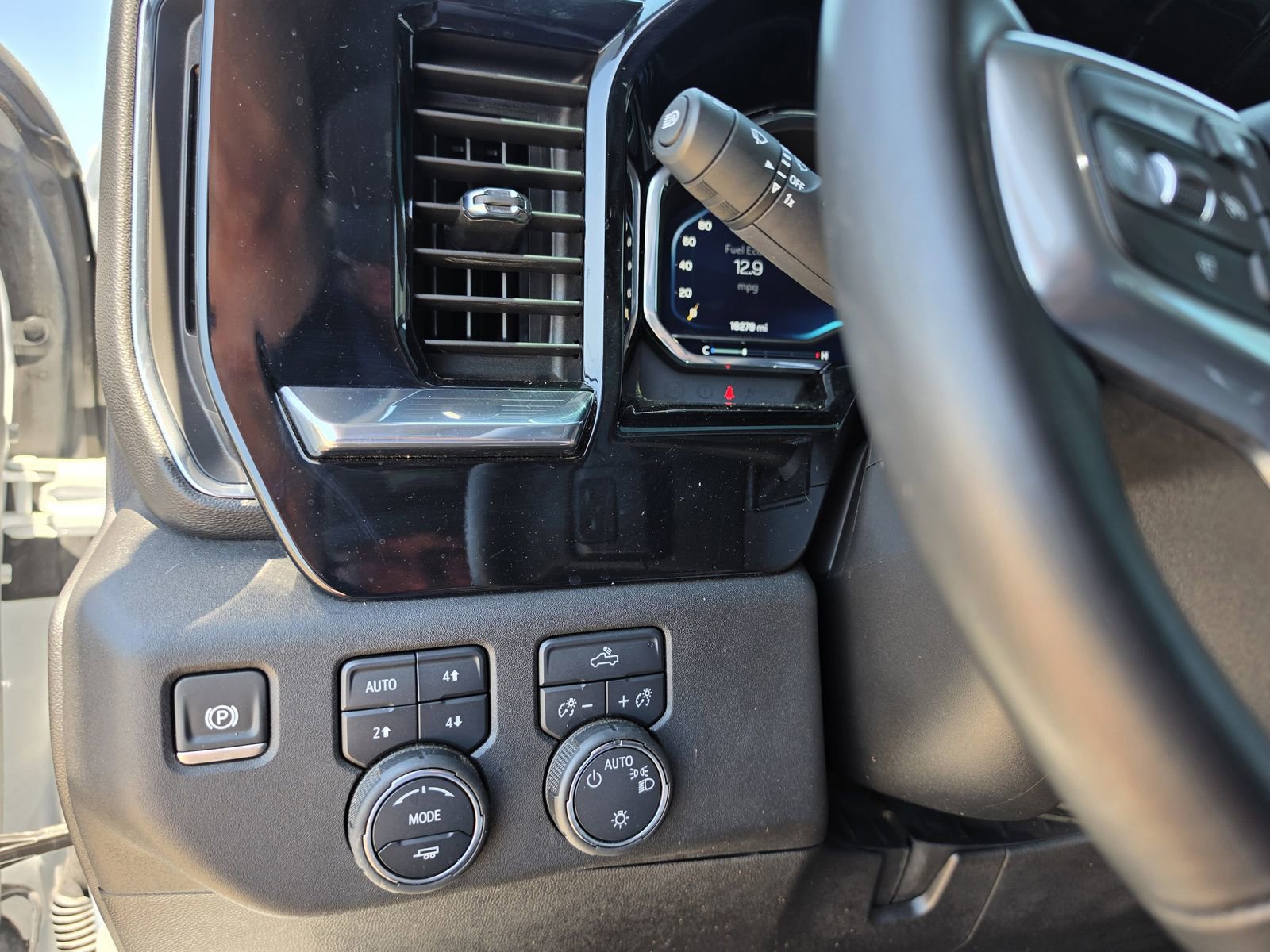 Used 2025 Chevrolet Silverado 1500 LT w/ All Star Edition Plus AWD/4WD image 16