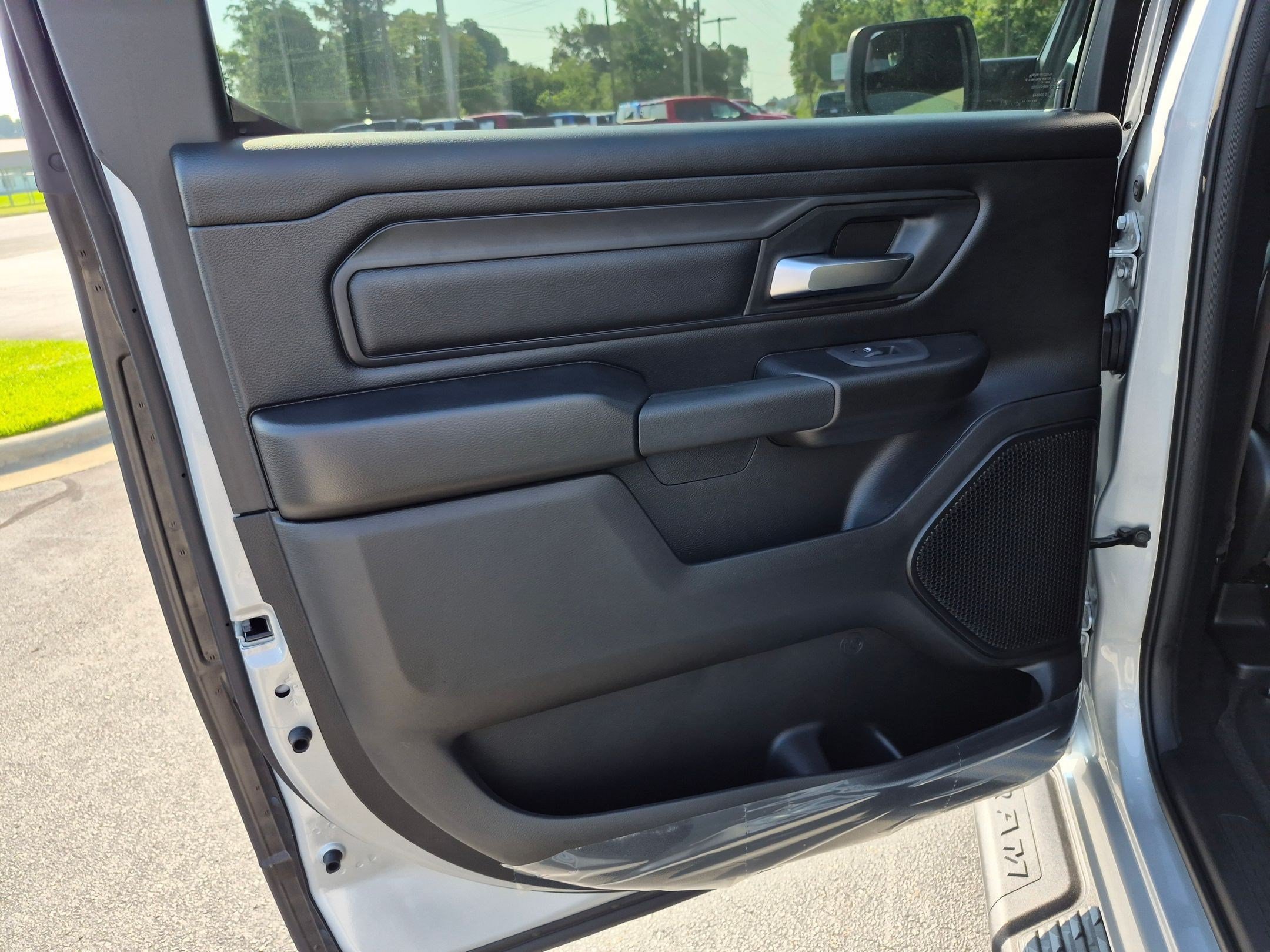 New 2026 RAM 1500 Express AWD/4WD image 18