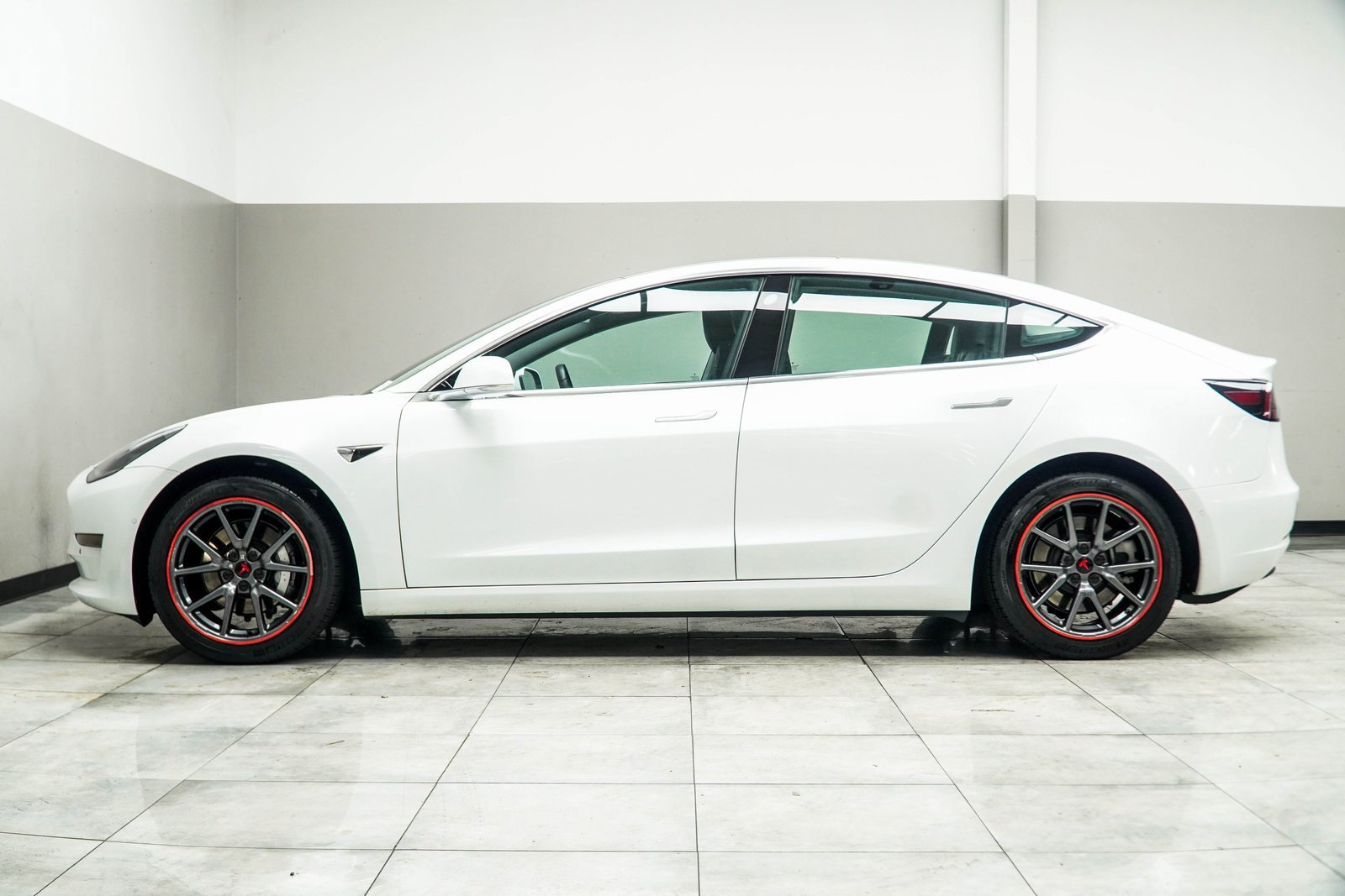 Used 2019 Tesla Model 3 Long Range image 9