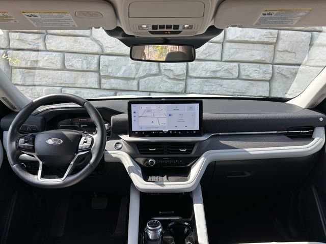 Used 2025 Ford Explorer Platinum w/ LUX Leather Package AWD/4WD image 10