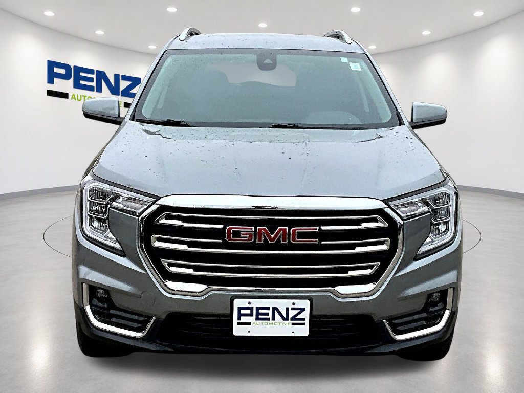 Used 2023 GMC Terrain SLT AWD/4WD image 3