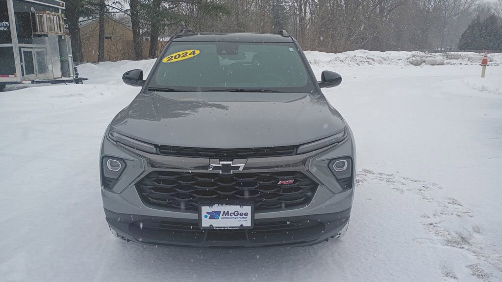 Used 2024 Chevrolet TrailBlazer RS w/ Convenience Package image 2