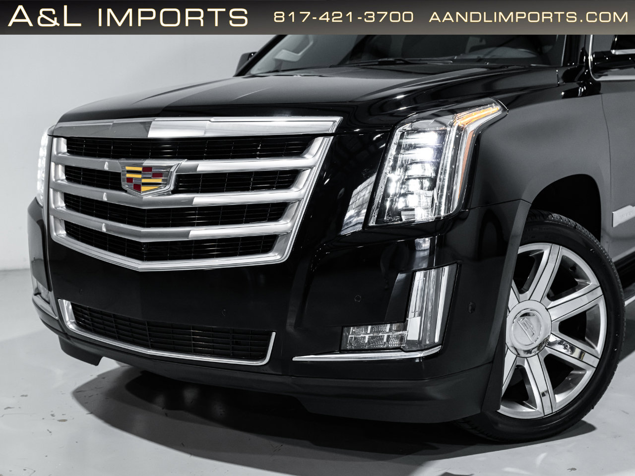 Used 2019 Cadillac Escalade Luxury AWD/4WD image 16