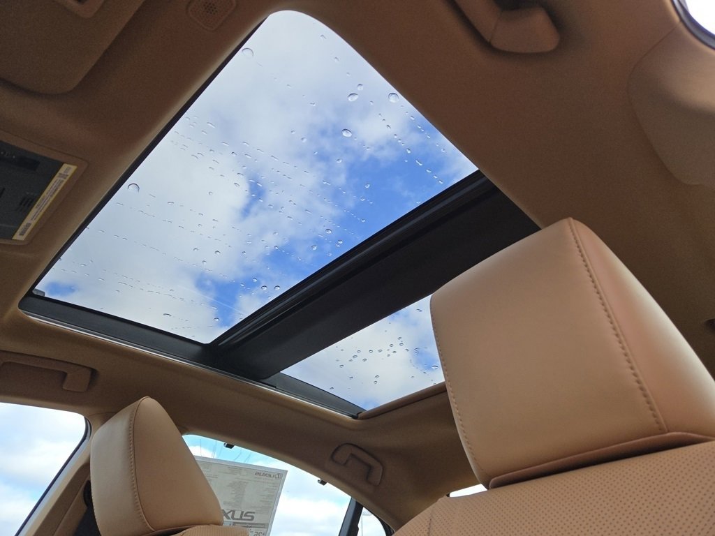 New 2025 Lexus ES 350 Ultra Luxury image 8